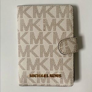 Micheal Kors Passport Holder
